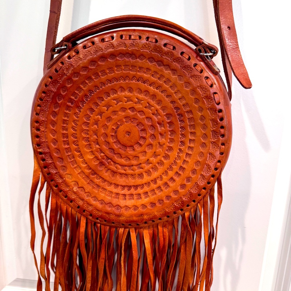 BOHO BROWN ROUND FRINGED LEATHER CROSSBODY BAG DESIGNED WITH FRINGES BRAND NEW